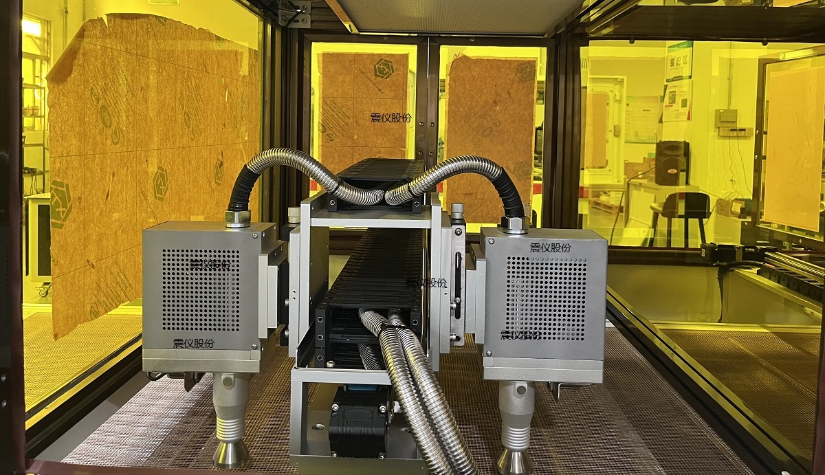 What are the benefits of anti-fingerprint oil spraying coating equipment using plasma technology?