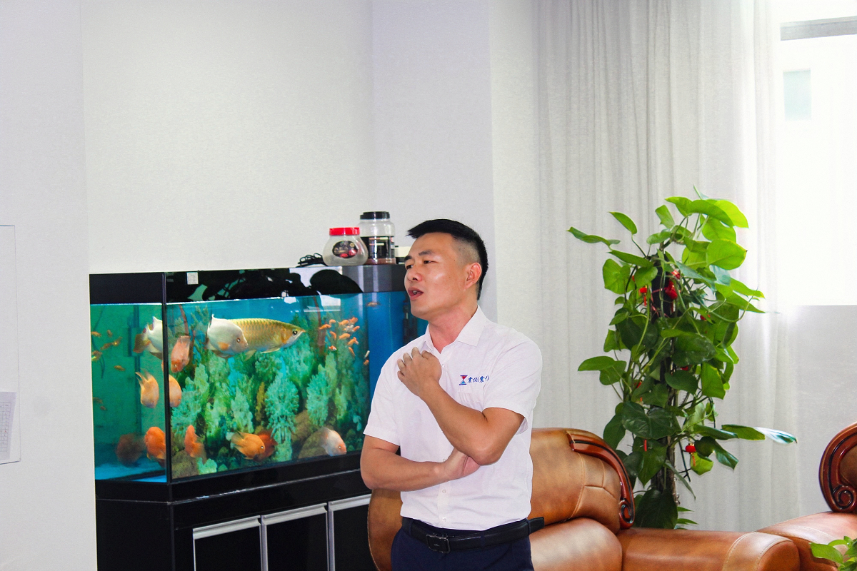 震儀股份“10月份月度表彰大會” 越努力，越優(yōu)秀