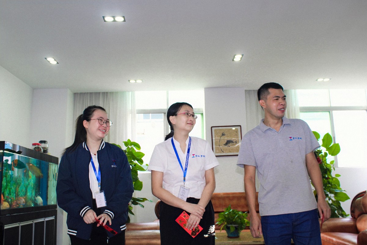 震儀股份“10月份月度表彰大會” 越努力，越優秀