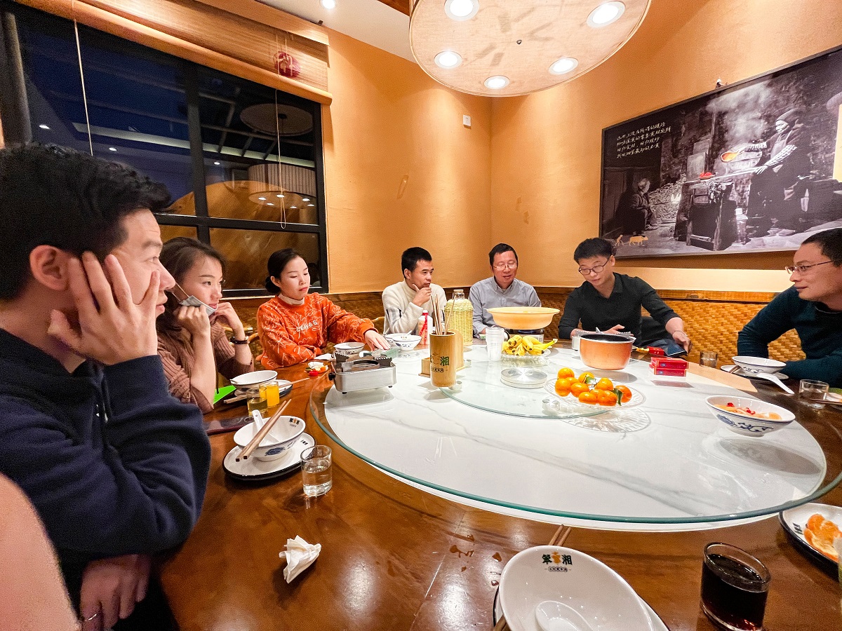 震儀聚餐 | 因為敬業,才有服務水平不斷提升和行業中的口碑 震儀聚餐 | 因為敬業,才有服務水平不斷提升和行業中的口碑