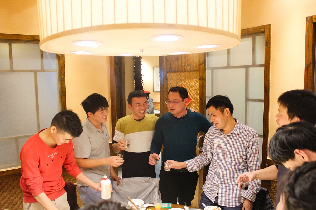 震儀聚餐 | 因為敬業,才有服務水平不斷提升和行業中的口碑 震儀聚餐 | 因為敬業,才有服務水平不斷提升和行業中的口碑