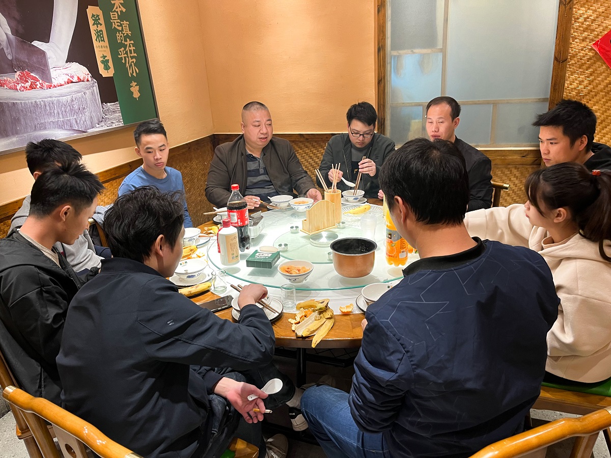 1638780784626554.jpg 震儀聚餐 | 因為敬業,才有服務水平不斷提升和行業中的口碑