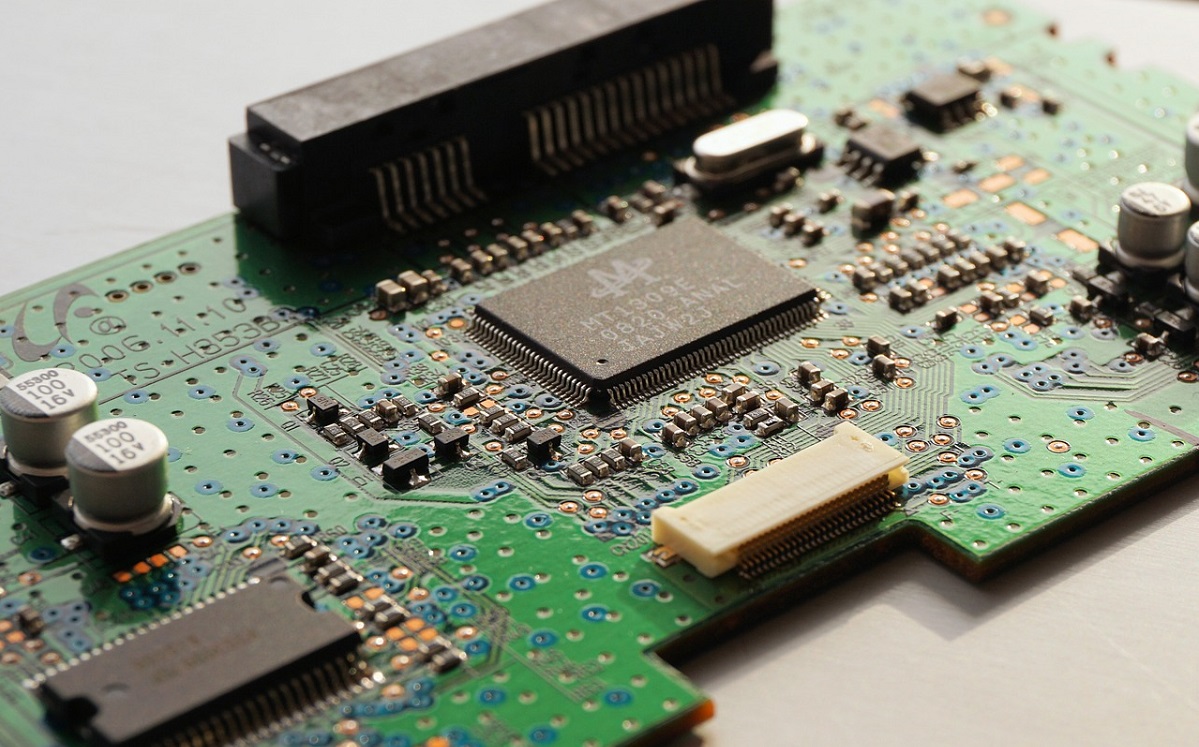 印刷電路板——用于敏感電子設(shè)備的零伏等離子處理解決方案