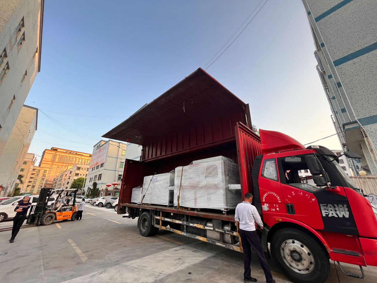 1646984446196226.jpg 2022.3.10廣東震儀智能裝備股份有限公司AF線性等離子噴涂鍍膜整線設(shè)備出貨現(xiàn)場(chǎng)