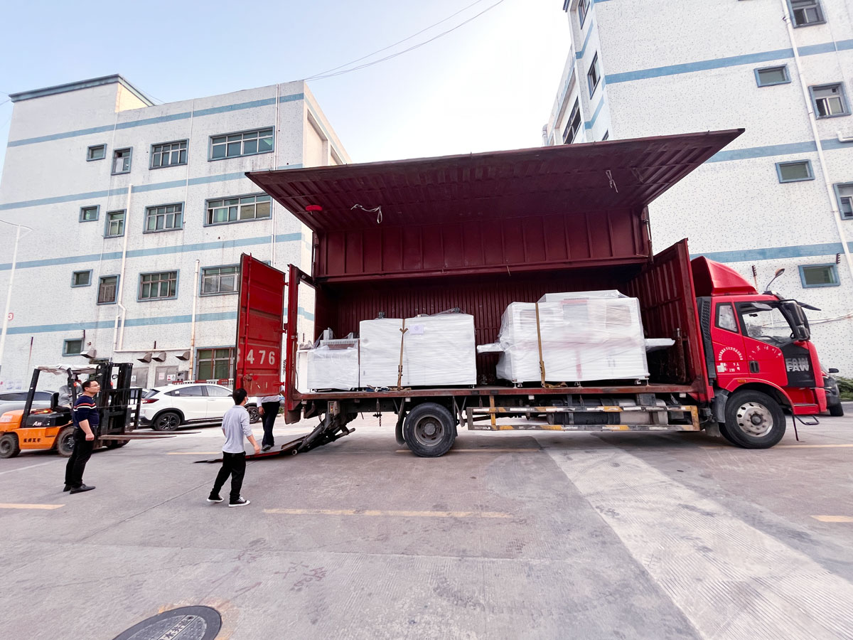 1646984556101002.jpg 2022.3.10廣東震儀智能裝備股份有限公司AF線性等離子噴涂鍍膜整線設(shè)備出貨現(xiàn)場(chǎng)