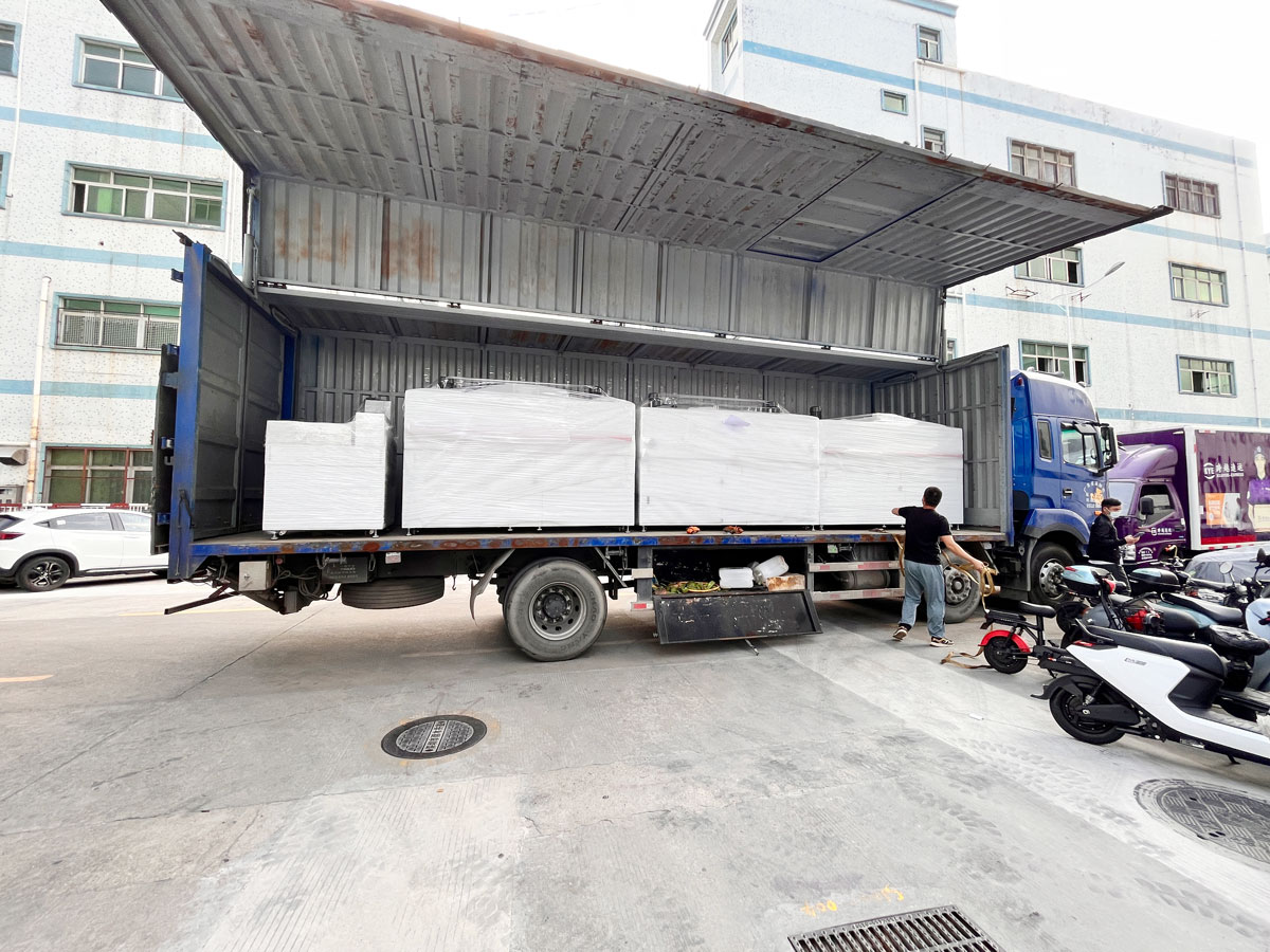 1646984556102349.jpg 2022.3.10廣東震儀智能裝備股份有限公司AF線性等離子噴涂鍍膜整線設(shè)備出貨現(xiàn)場(chǎng)