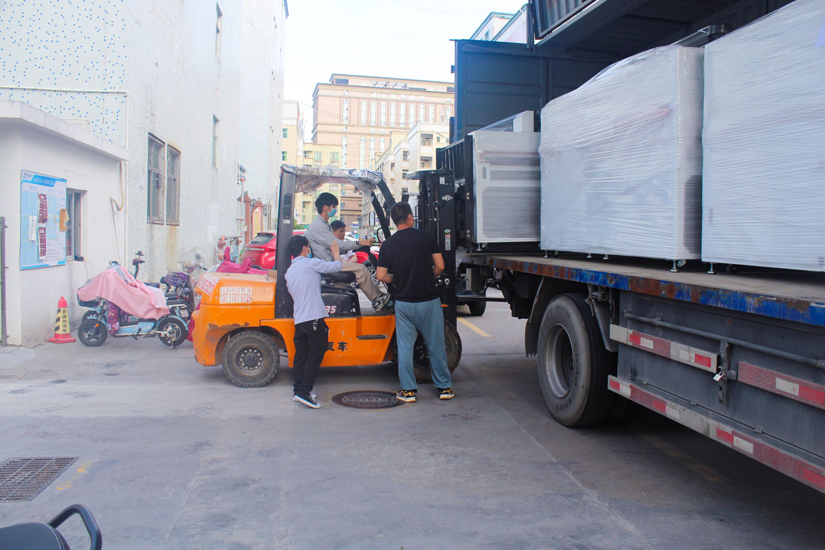 1646984556120966.jpg 2022.3.10廣東震儀智能裝備股份有限公司AF線性等離子噴涂鍍膜整線設(shè)備出貨現(xiàn)場(chǎng)