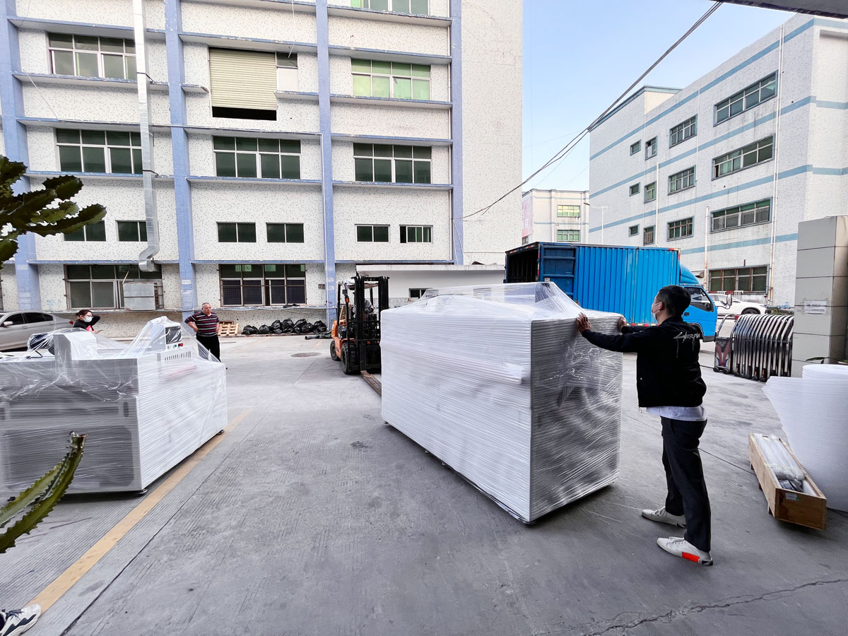 1646984556391397.jpg 2022.3.10廣東震儀智能裝備股份有限公司AF線性等離子噴涂鍍膜整線設(shè)備出貨現(xiàn)場(chǎng)