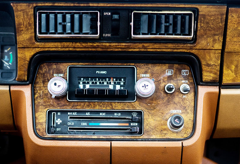 The application of anti-fingerprint and anti-glare technology to the vehicle panel market's pain point is a new trend in the vehicle multi-screen process. The application of anti-fingerprint and anti-glare technology to the vehicle panel market's pain point is a new trend in the vehicle multi-screen process.