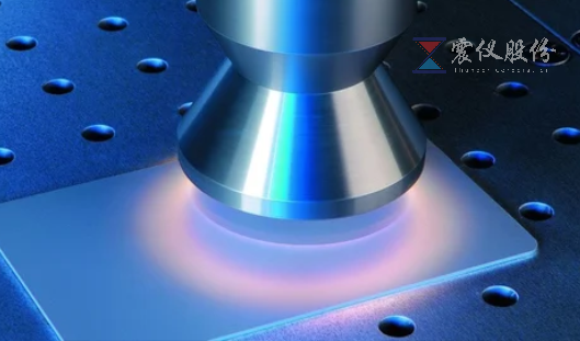 Why does plasma cleaning machine emit bright colors?