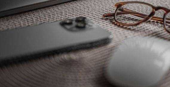 蘋果 iPhone 新特性曝光，將采用陶瓷后蓋