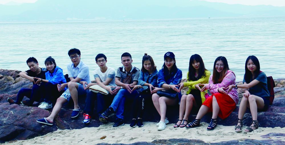 震坤化工震儀實業震儀股份員工沙灘一日游