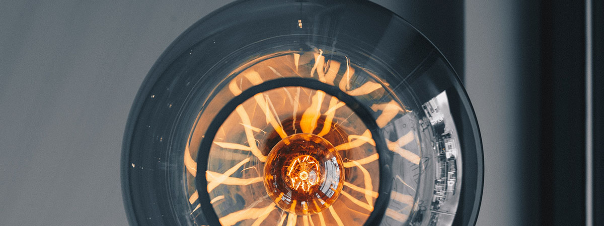 While the domestic and foreign photovoltaic industry has policy benefits, photovoltaic glass companies achieve differentiated technological growth at the same time