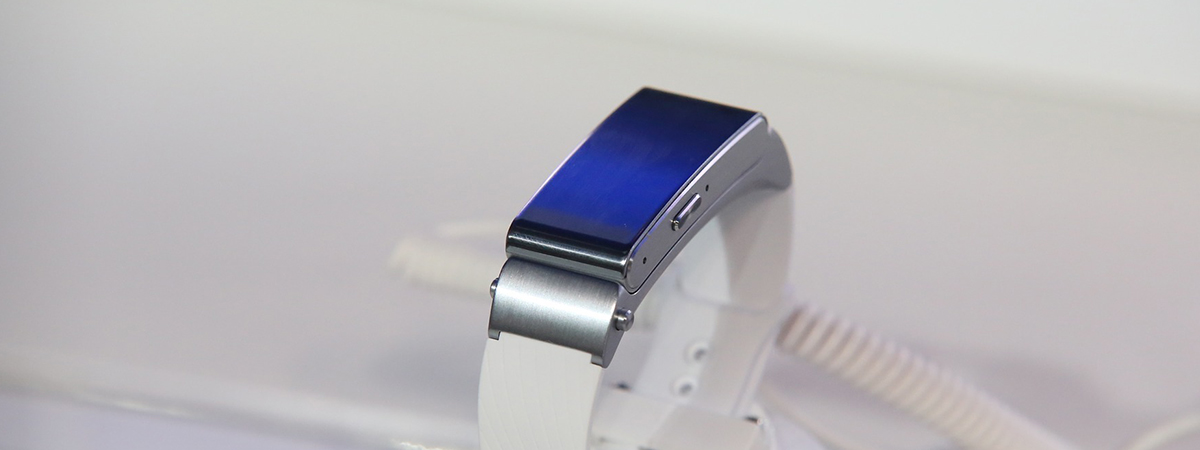 智能穿戴產品防污防指紋鍍膜的噴涂加工工藝需要用哪些設備?